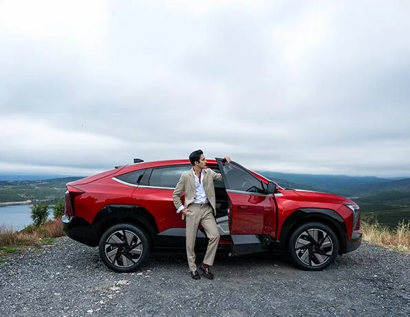 Mahindra XEV 7e Electric SUV
